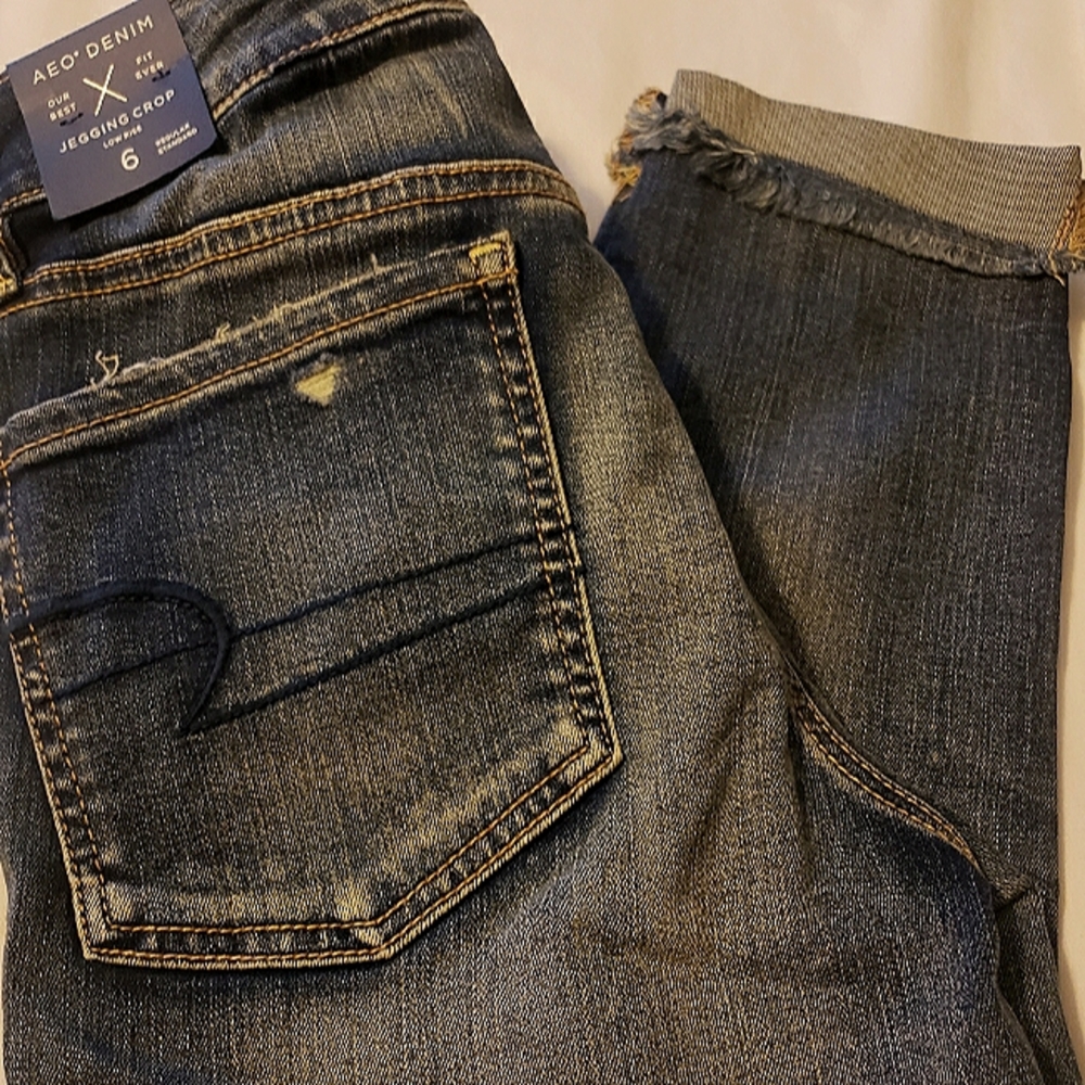 American Eagle Freed jeans! Size 6!